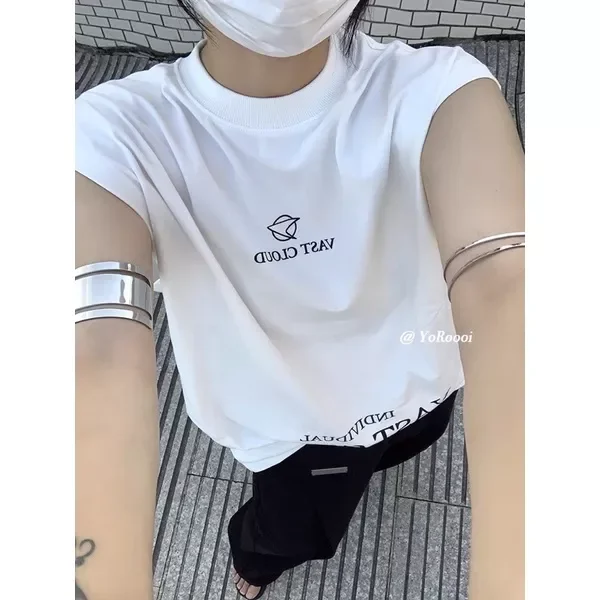 Vòng bắp tay phong cách Y2k siêu cá tính
