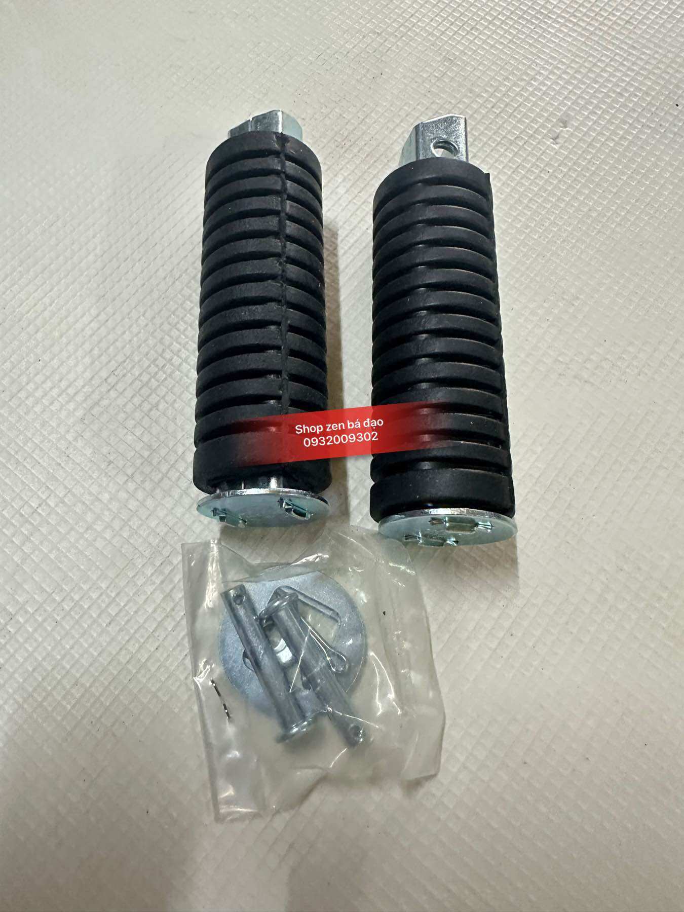 Cao su gác chân trước/ sau Win (1 cặp)
