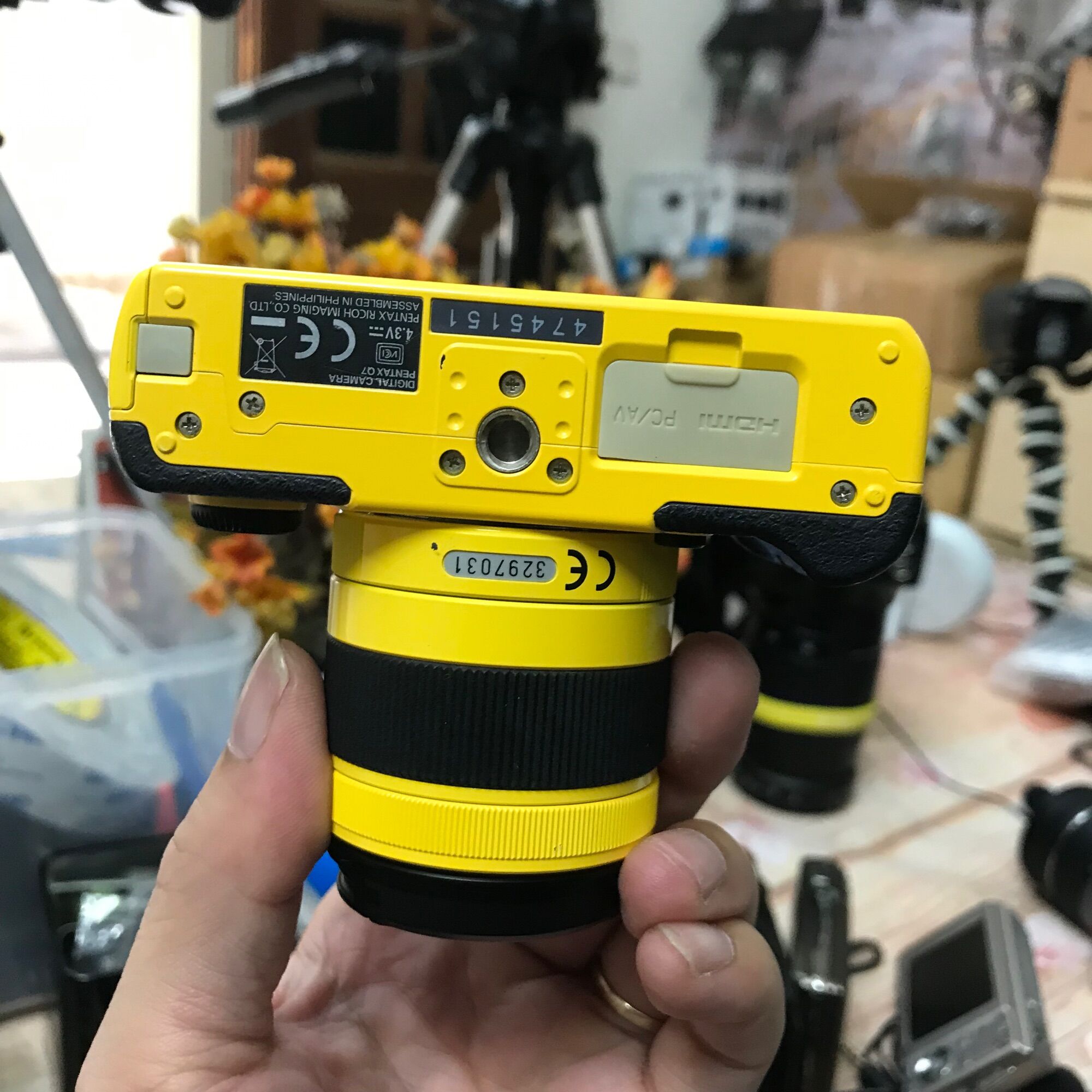 Pentax Q7 kèm ống kính 5-15