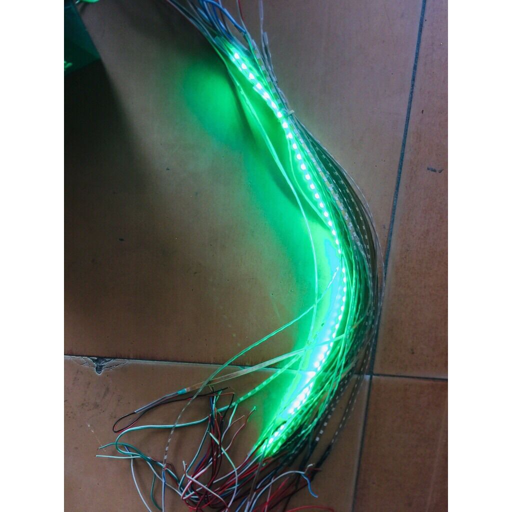 Dây led bẩy màu nháy đuổi