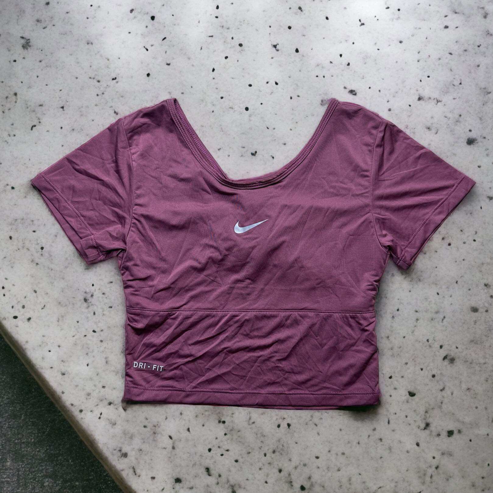 Áo croptop dây rút