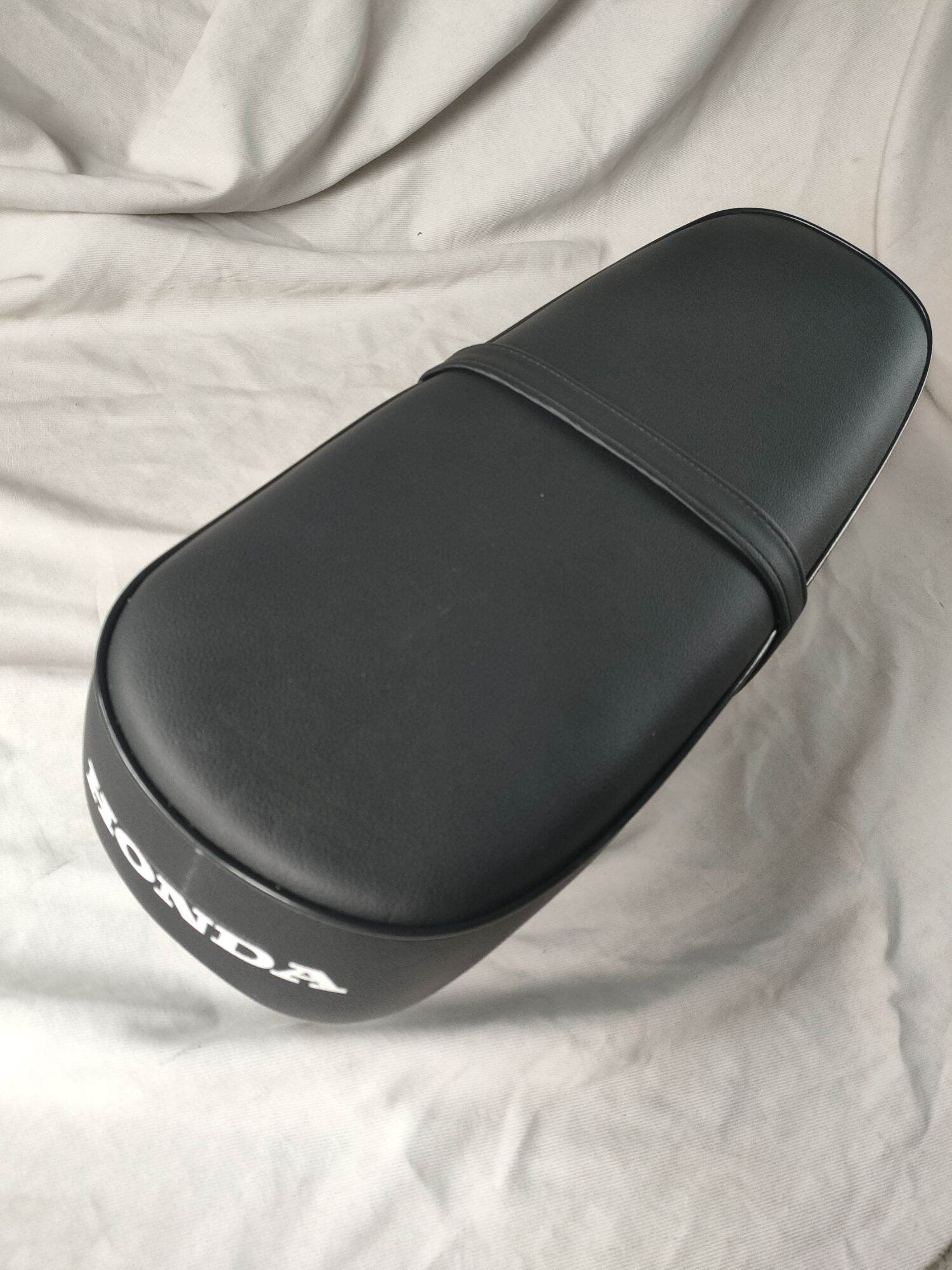 Yên xe Honda 67 - 68 form zin - đế sắt ôm bình xăng