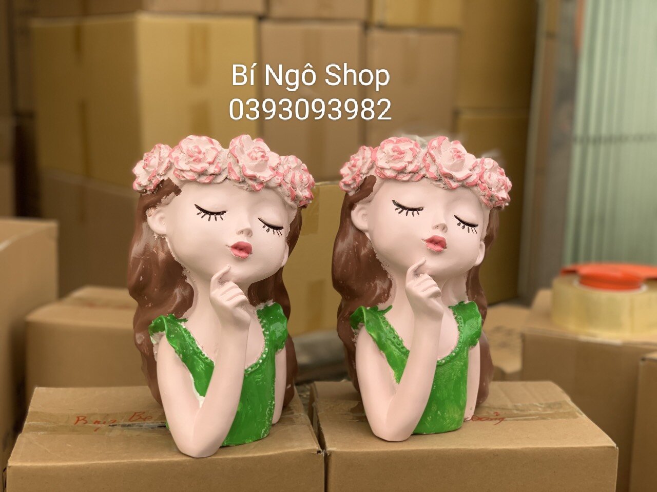 Bình hoa composite cô gái tóc dài búp bê 3 cao 27cm