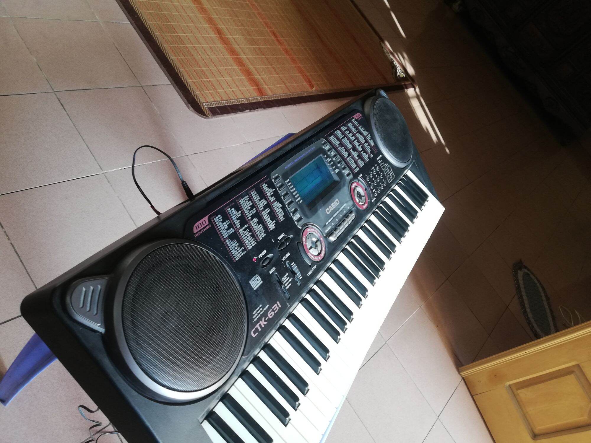 đàn organ Casio CTK 631