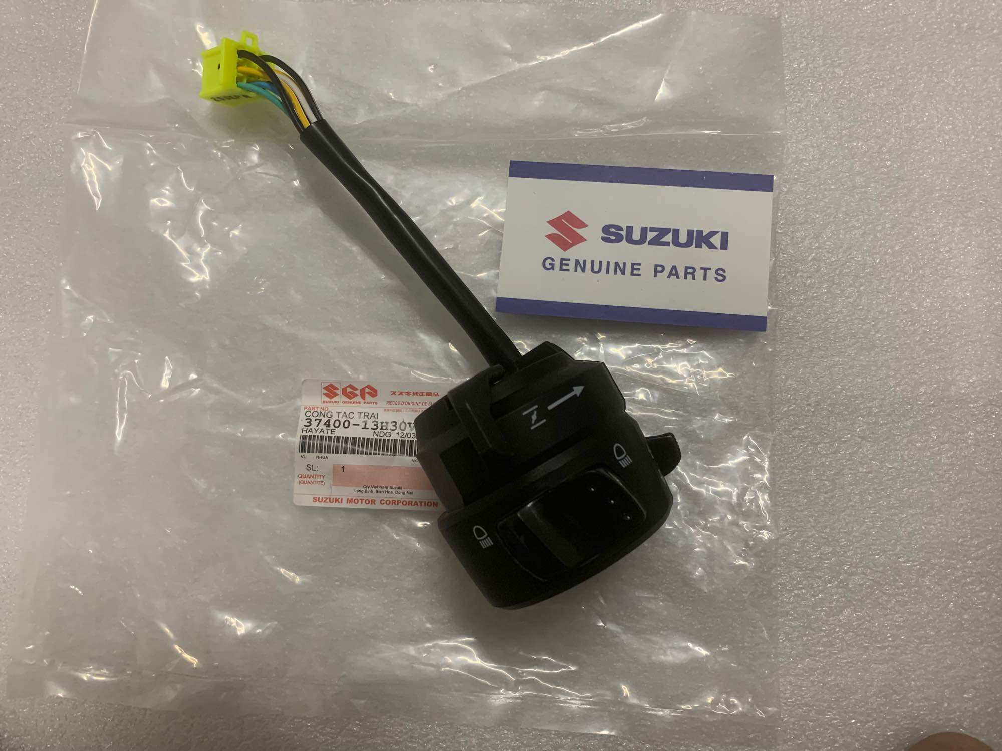 cùm công tắc trái suzuki hayate