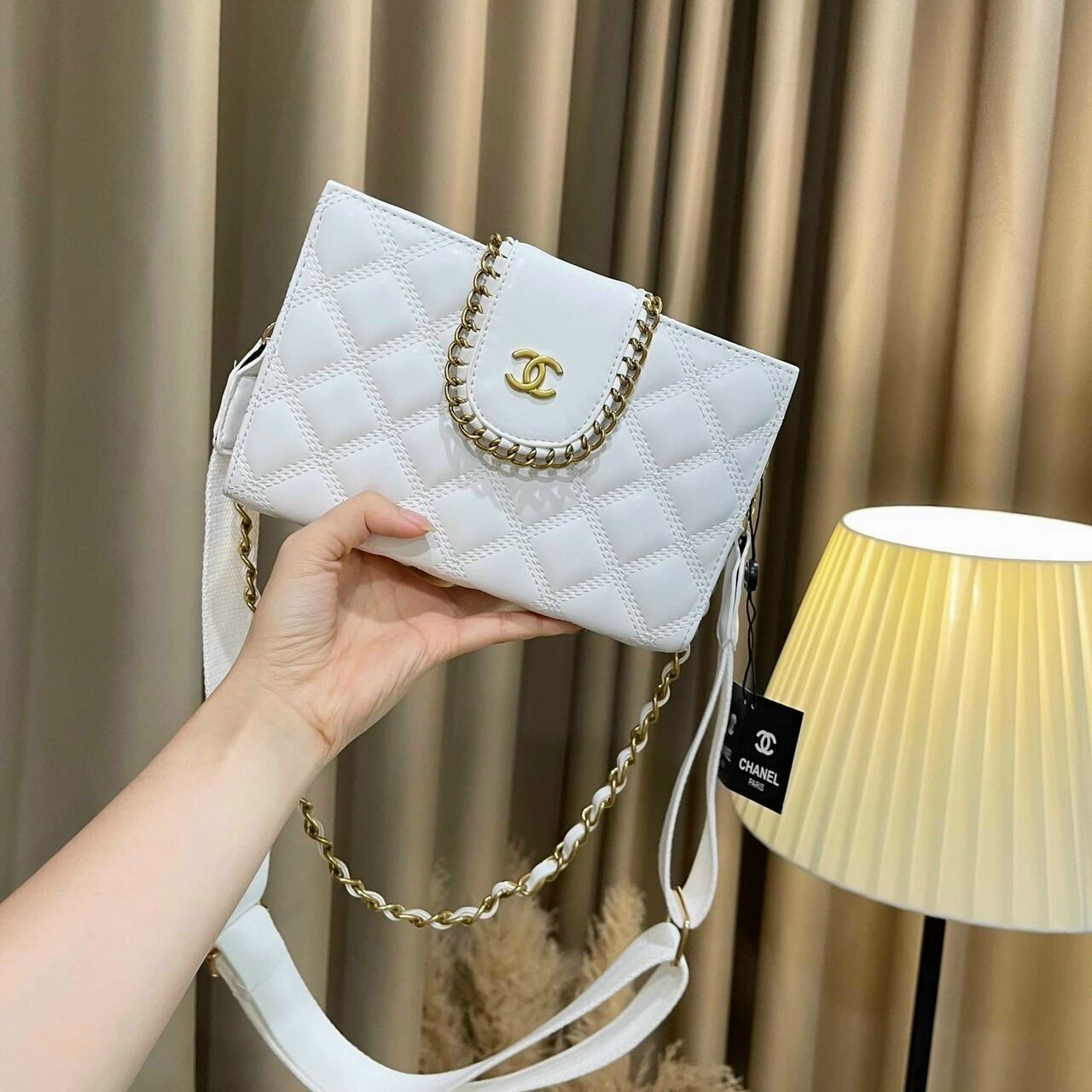 Túi đeo chéo nữ  Trần có 2 dây đeo size 20