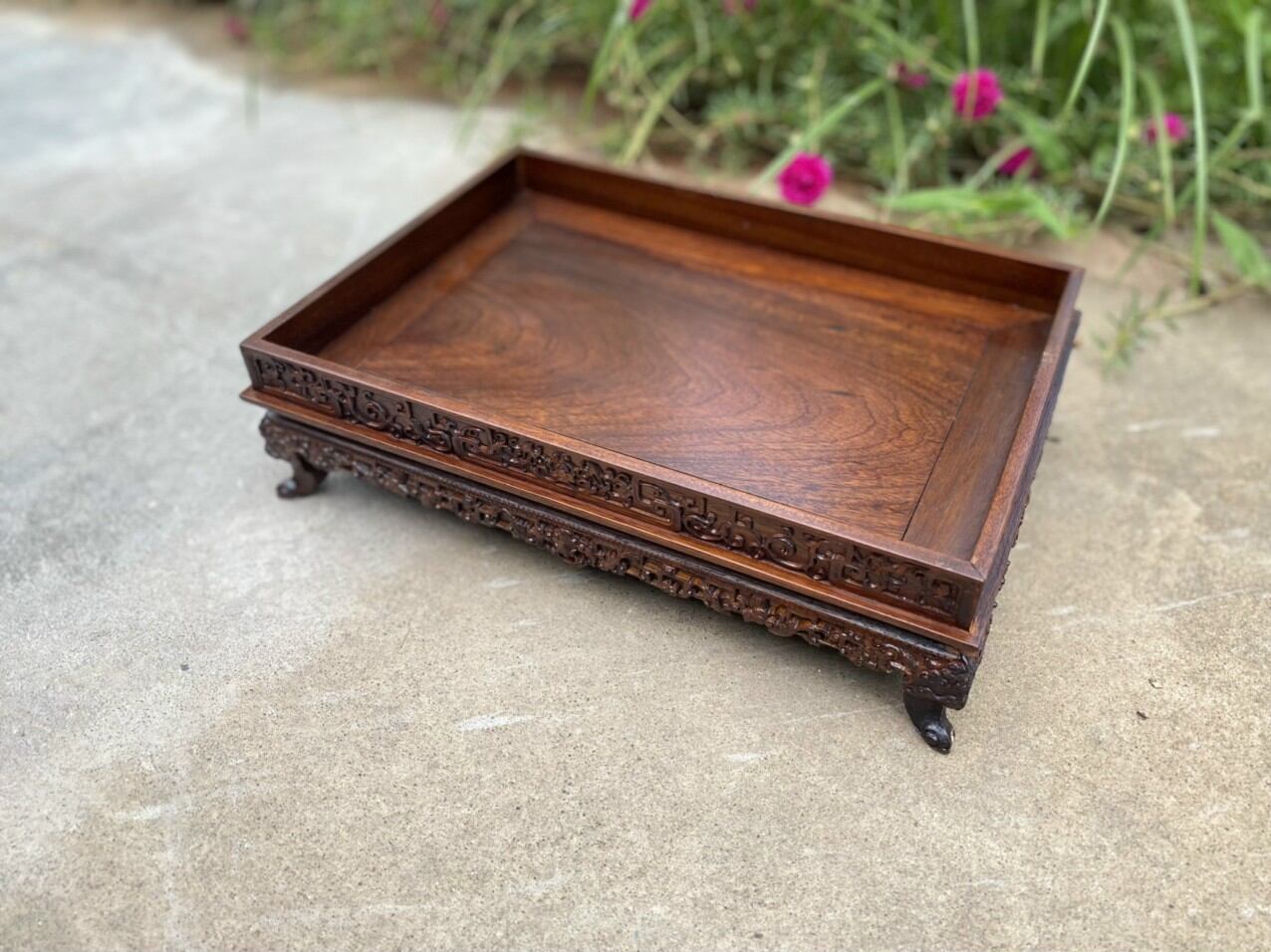 Khay trà chân quỳ gỗ gụ 31x22cm