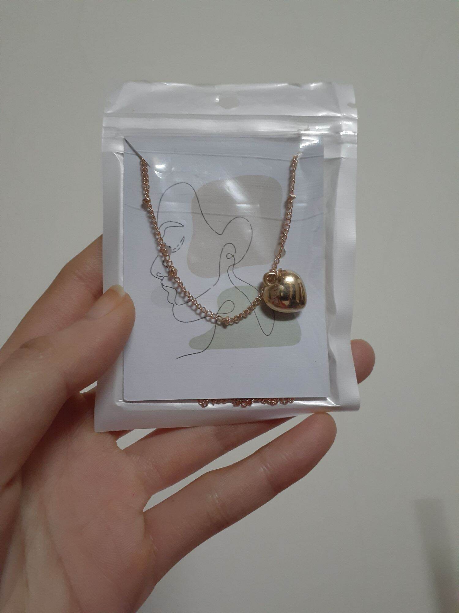 Vòng cổ mặt trái tim