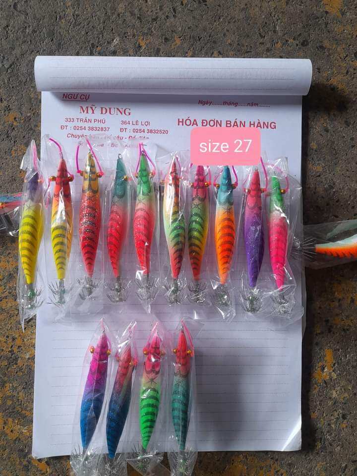 Com bo 14 con tôm giả câu mực size 27 .