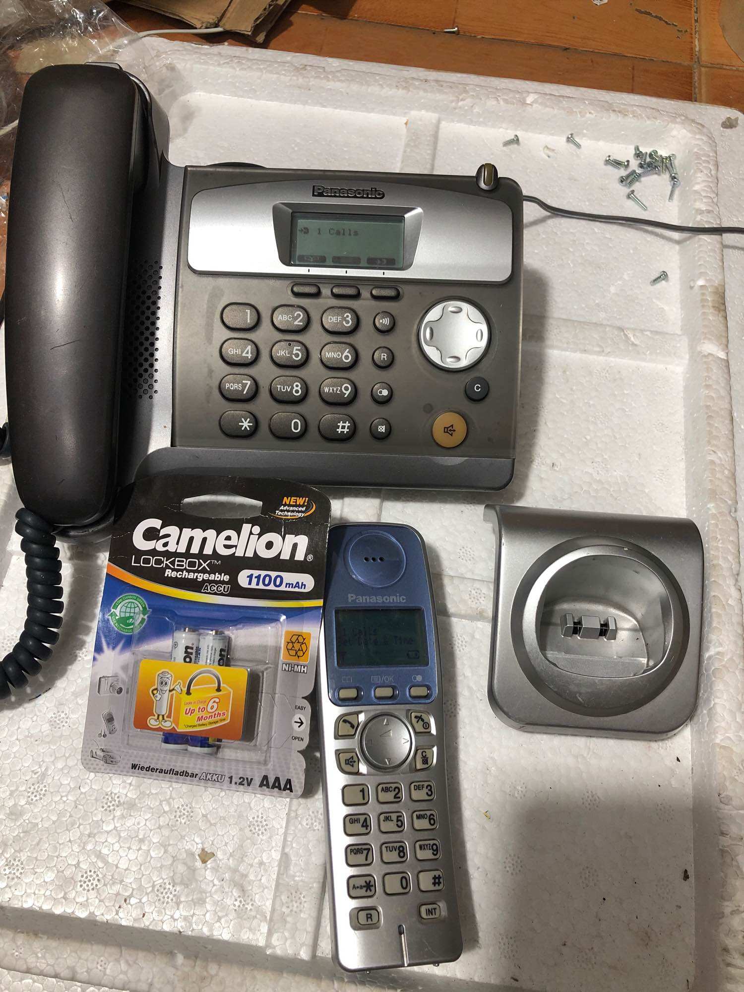 Điện thoại mẹ bồng con Panasonic kx tcd530