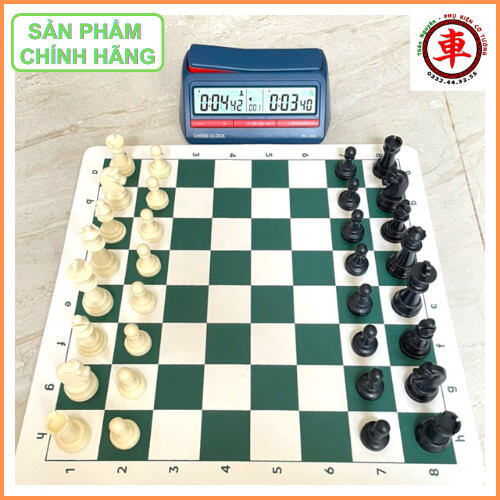 Bộ cờ vua tiêu chuẩn và đồng hồ