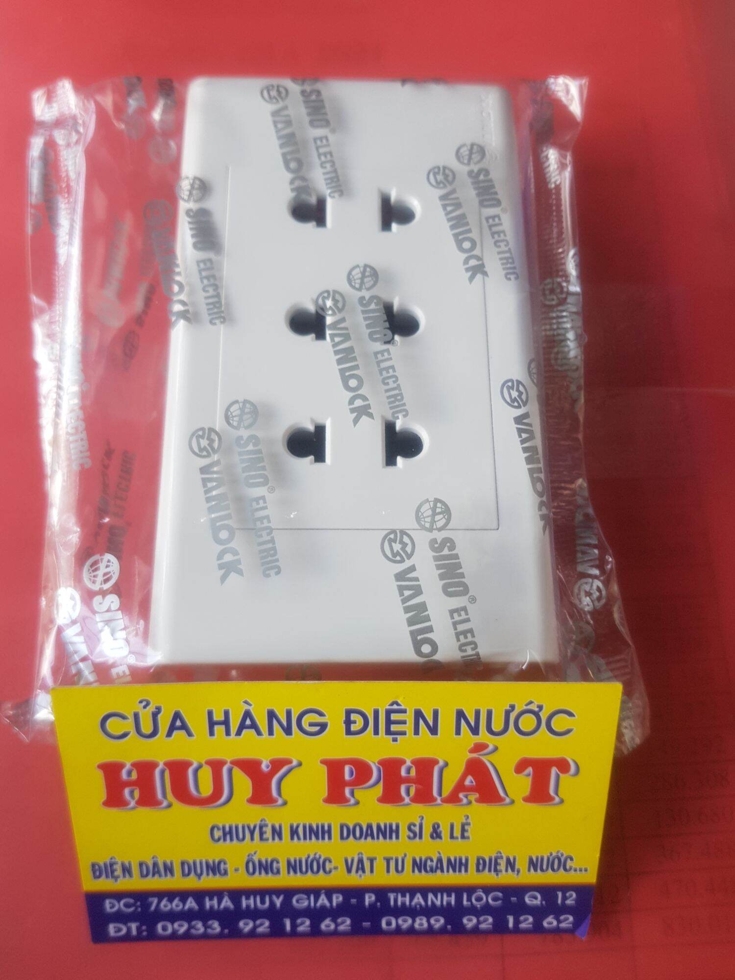 Ổ cắm 3 lỗ cắm s18_sino