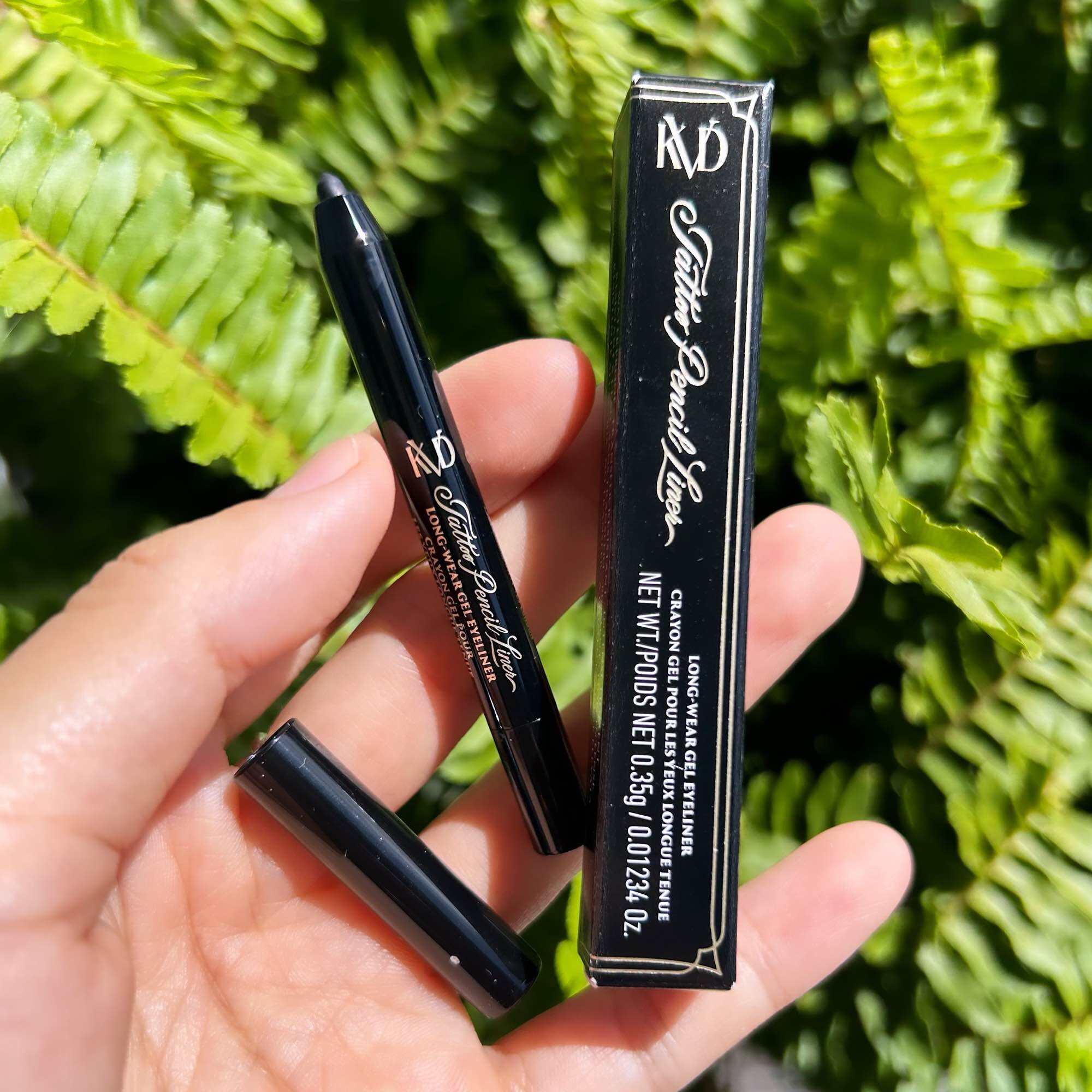 Kẻ mắt màu đen Kat von D gel eyeliner