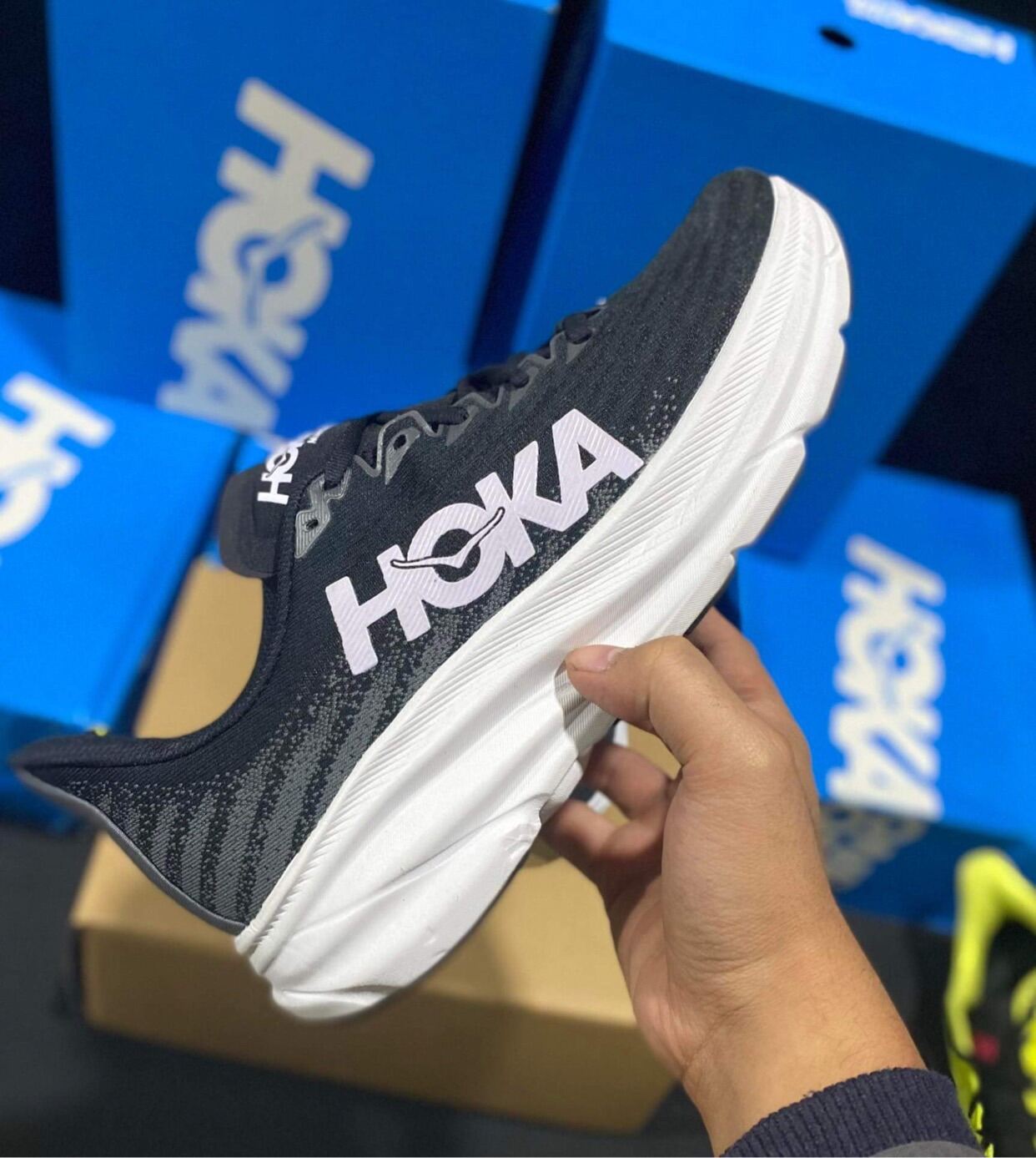 Ảnh thật  giày chạy bộ HoKa đen trắng , đủ size cho nam nữ