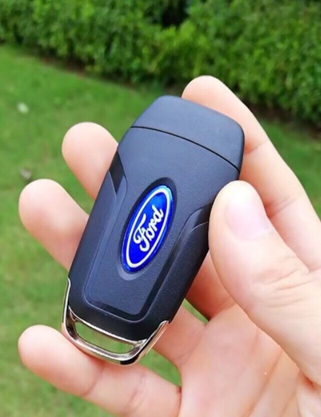 Vỏ chìa khoá độ gập xe Ford 4 nút ( 3 + 1 nút )