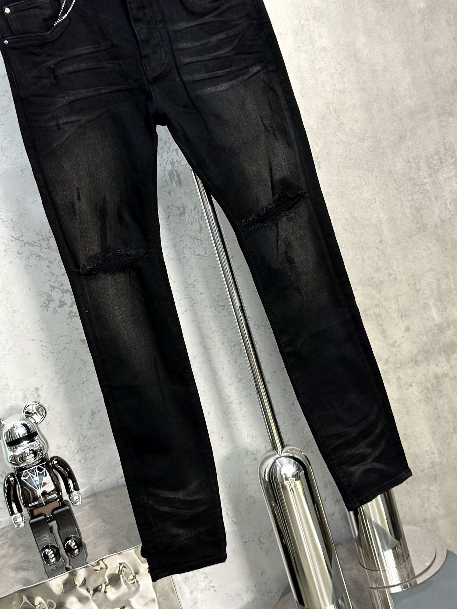 Quần jeans nam 𝔸𝕄𝕀ℝ𝕀 rách gối siêu cấp