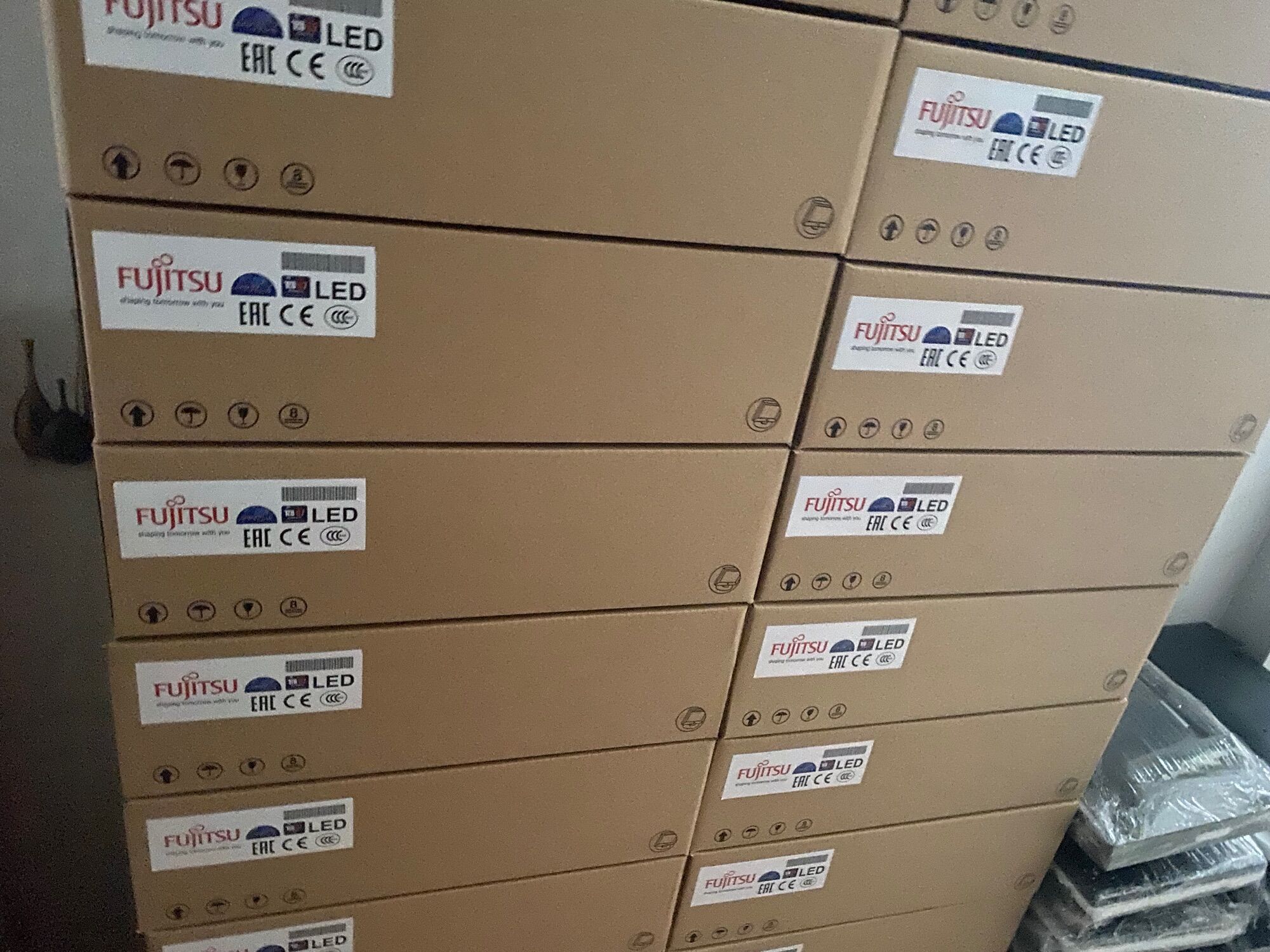 Màn hình vi tính Fujitsu 20 inch renew Fullbox