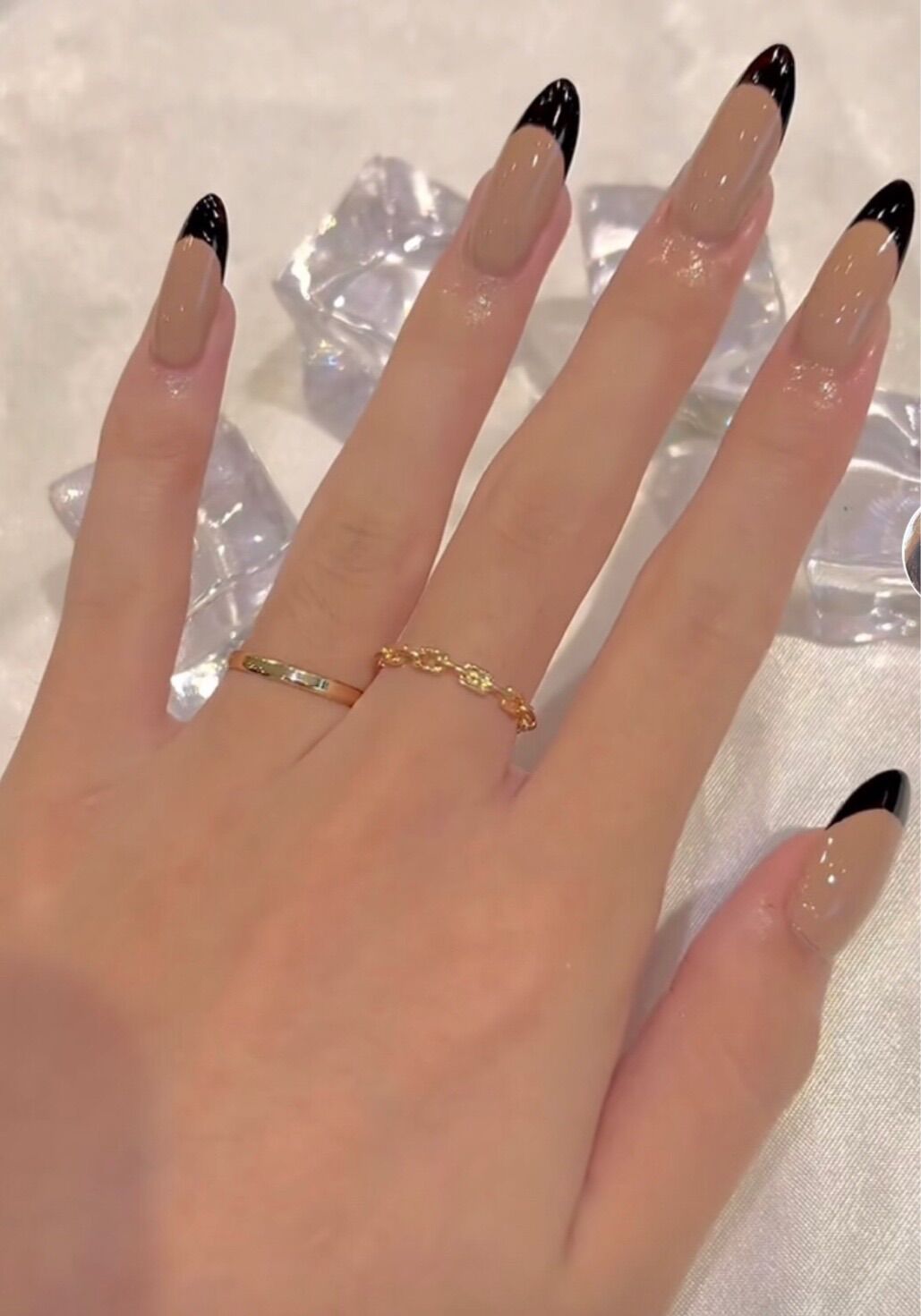 Nailbox thiết kế theo yêu cầu-mẫu nail tone nude frend đầu móng