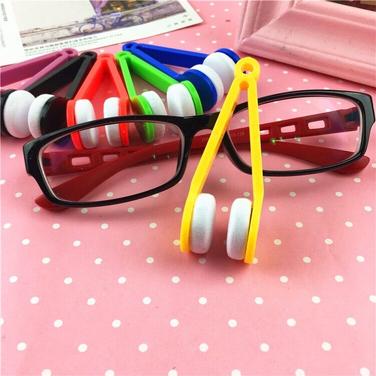 Dụng cụ lau mắt kính mini tiện lợi