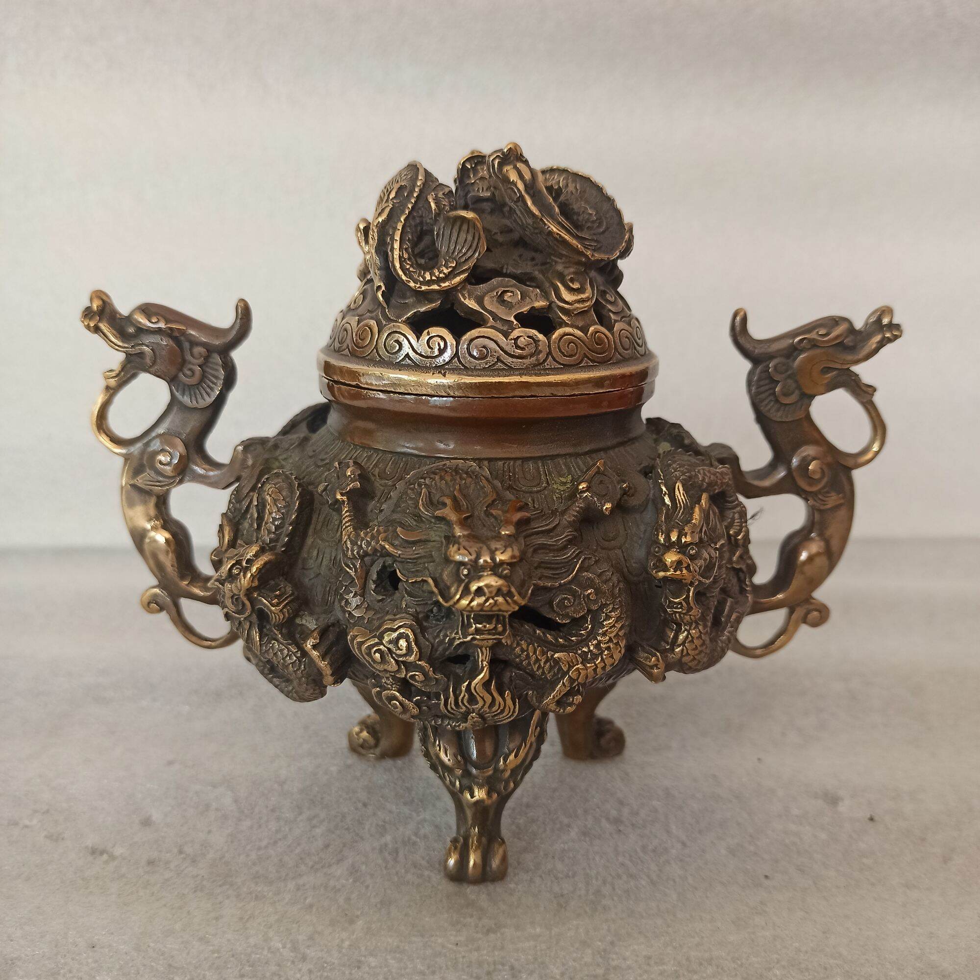 Đỉnh lư đồng xông trầm hương cao 15cm rồng nổi màu nâu trầm, đỉnh lư đốt trầm bằng đồng, miễn ship + tặng 1 trụ cắm nhang tăm 20k