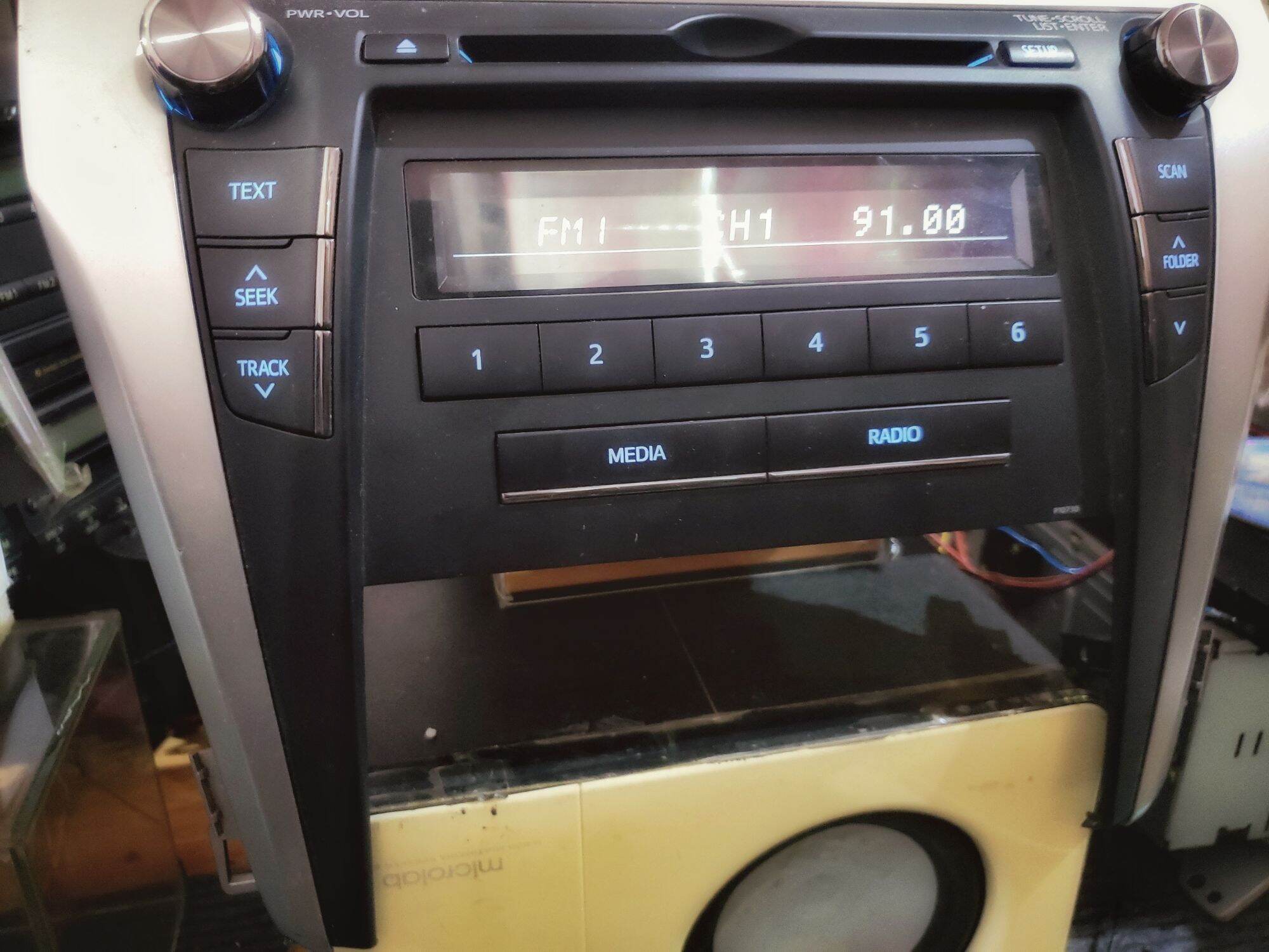 Đầu Cd Aux xe Toyota camry ( 2015 16 17 18 19 20 )