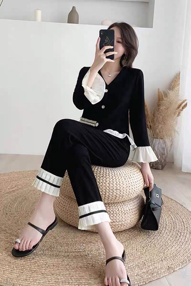Sét bộ len tăm sang chảnh cổ V phối bèo siêu xinh