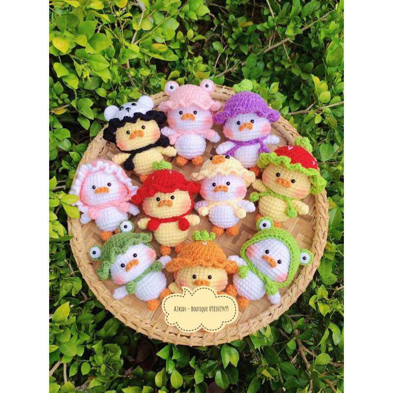 [Có sẵn] Móc khoá con vịt/ Gấu dâu bằng len thủ công handmade siêu cute