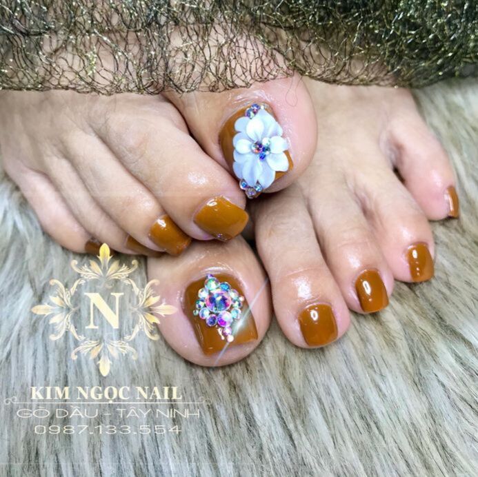 Móng chân Nail box thiết kế 3 mẫu tặng keo dán móng và dũa móng