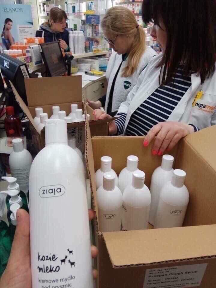 Sữa tắm dê trắng da 500ml Ziaja hàng Ba Lan