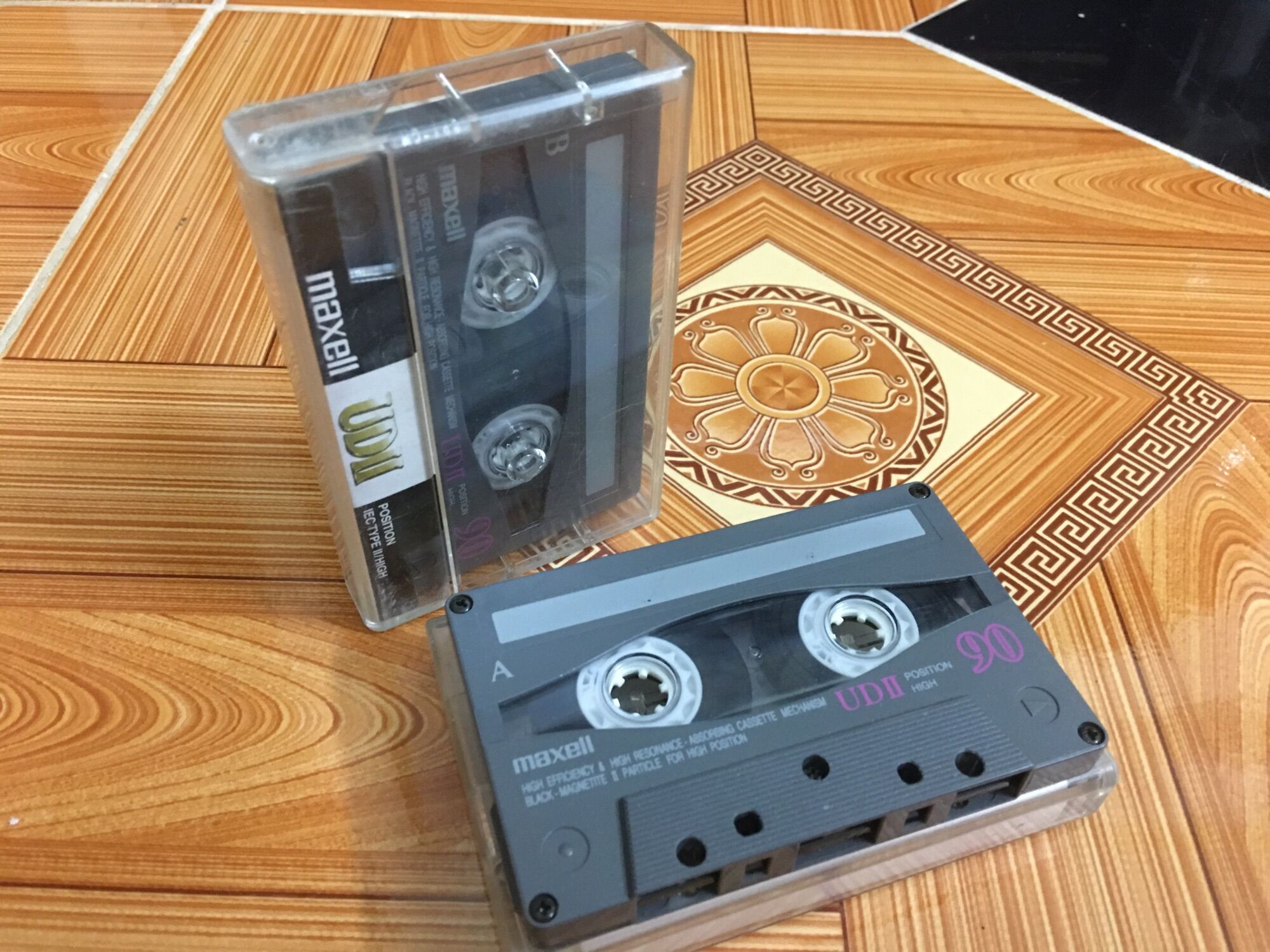 Băng cassette maxell
