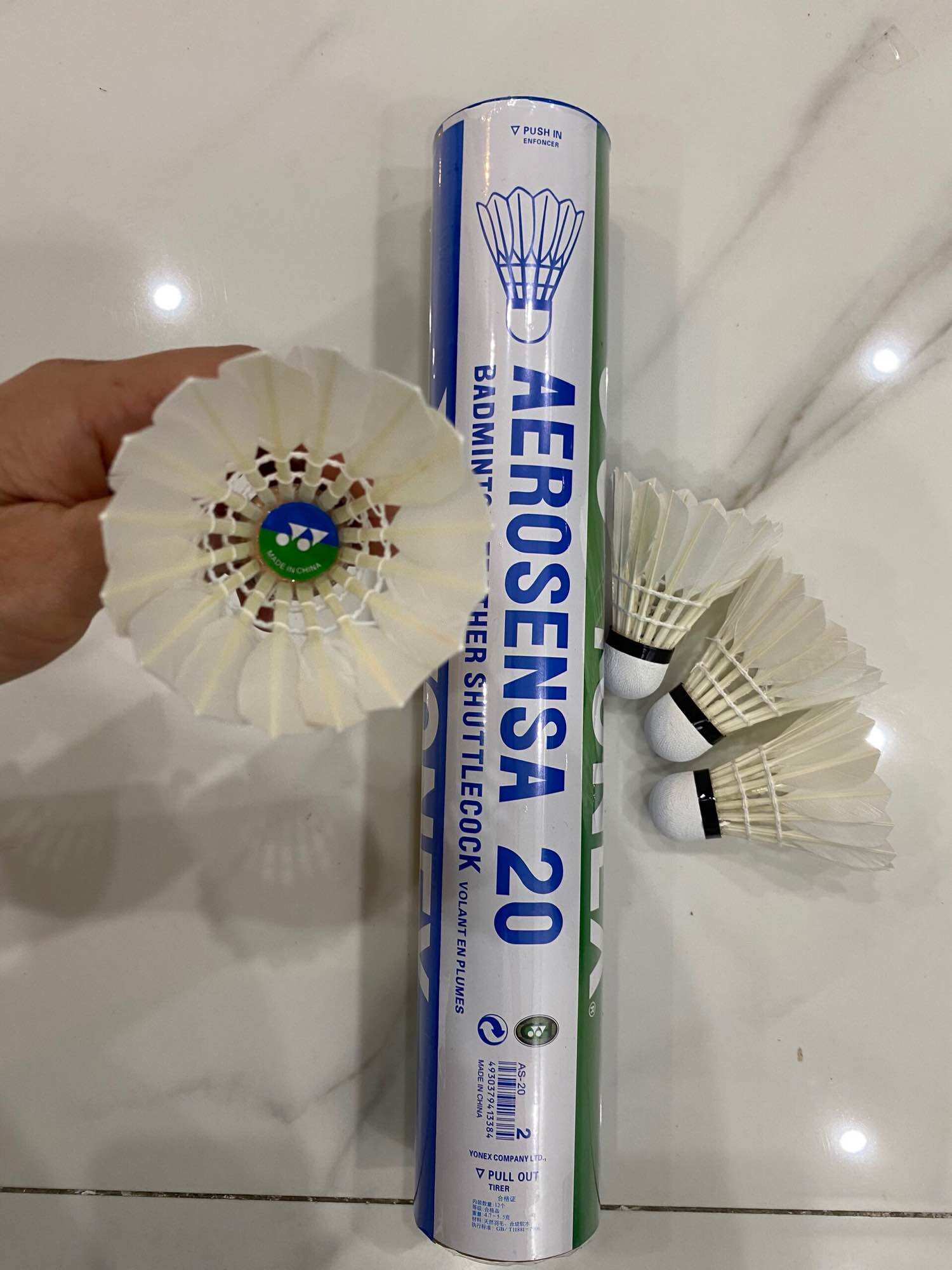 Ống cầu lông yonext as20 hàng đẹp, cầu thi đấu