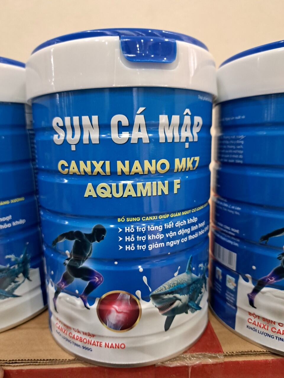 Sữa Sụn Cá Mập Canxi NaNo MK7 AQUAMIN F 900g date mới (Nắp cao)