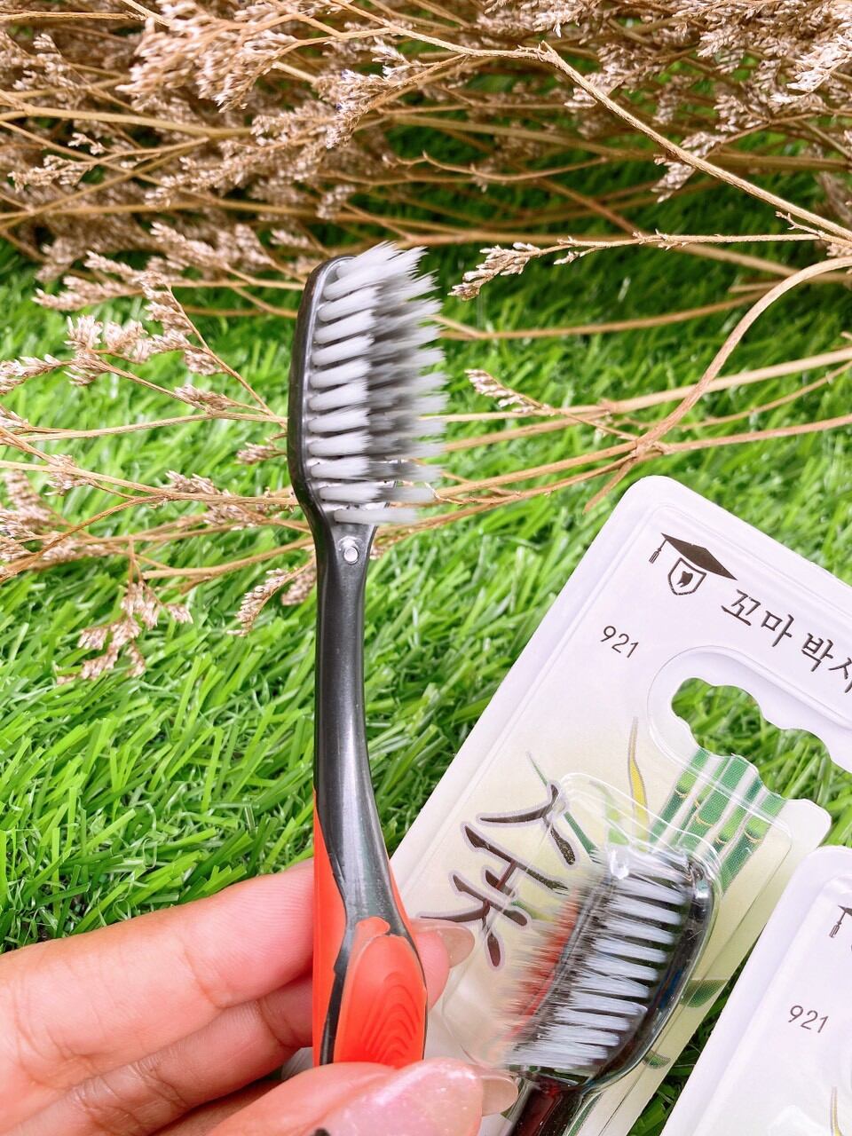 BÀN CHẢI ĐÁNH RĂNG THAN TRE HÀN QUỐC