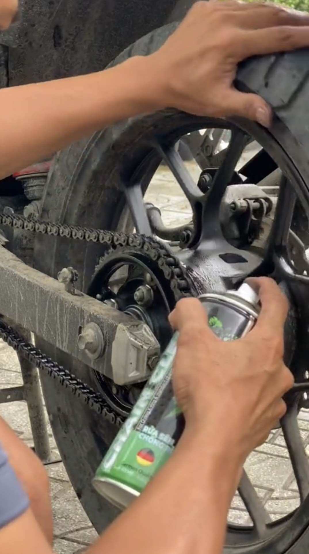 [Tặng bàn chải] Chai xịt Rửa Sên Sprayking phiên bản mới