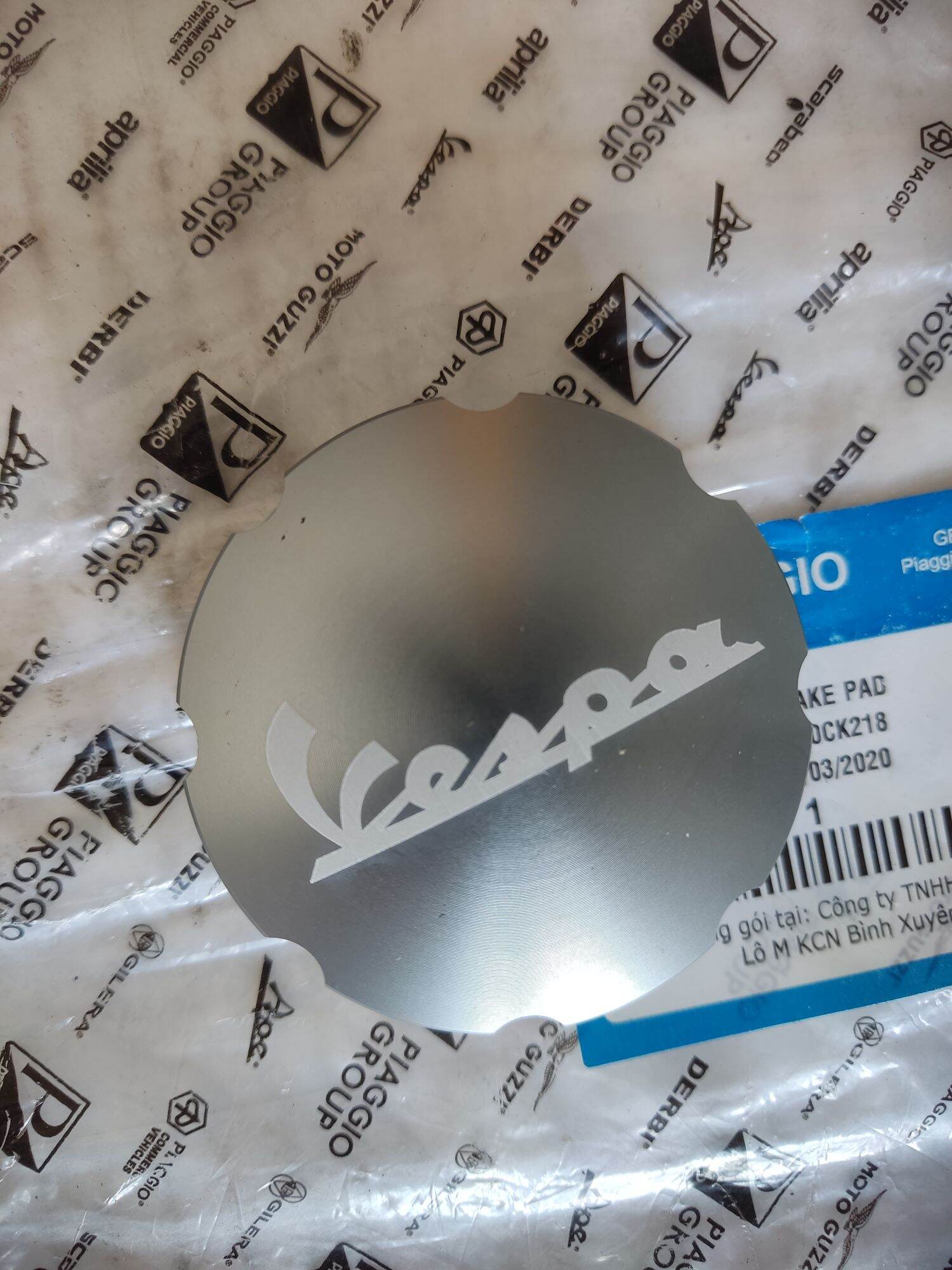 nắp đậy bình xăng vespa