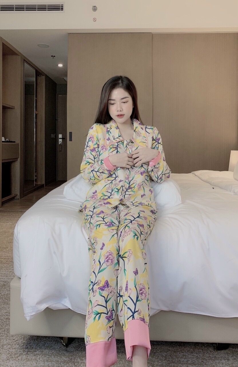 Đồ bộ tiểu thư mặc nhà tay dài quần dài cổ nhọn chất lụa mango