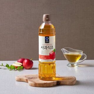 Giấm táo CJW Hàn Quốc chai 900ml