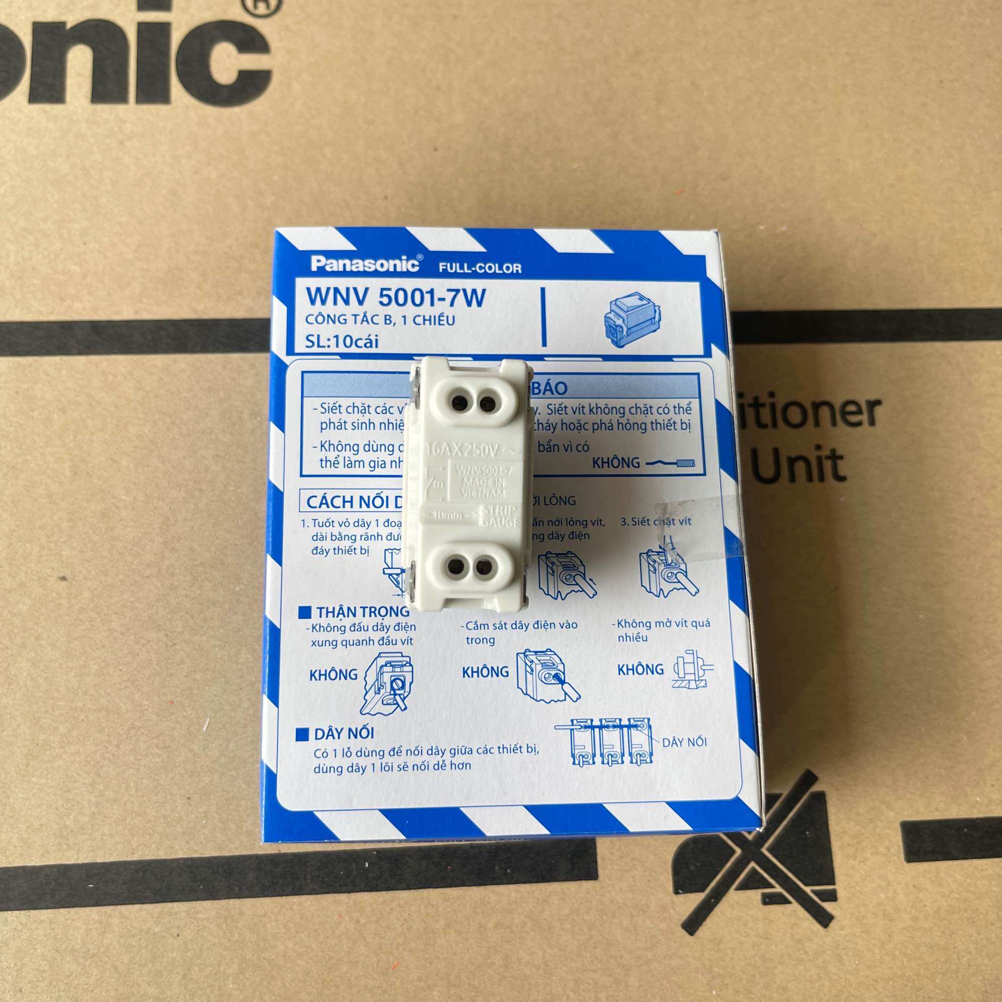 (HẠT NHỎ ) CÔNG TẮC PANASONIC 1 CHIỀU FULL COLOR WNV 5001-7W