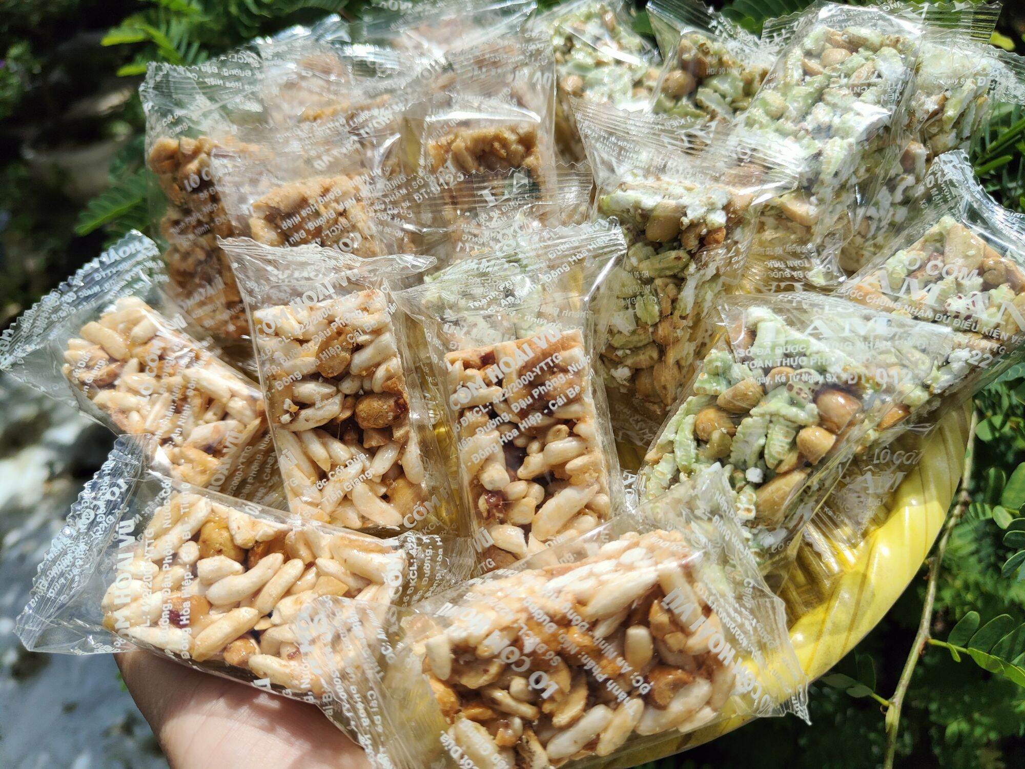 Cốm Miền Tây mix 3 loại 500g ( Cốm nếp lá dứa, cốm gạo gừng đậu phộng, cốm mì hành ngò)