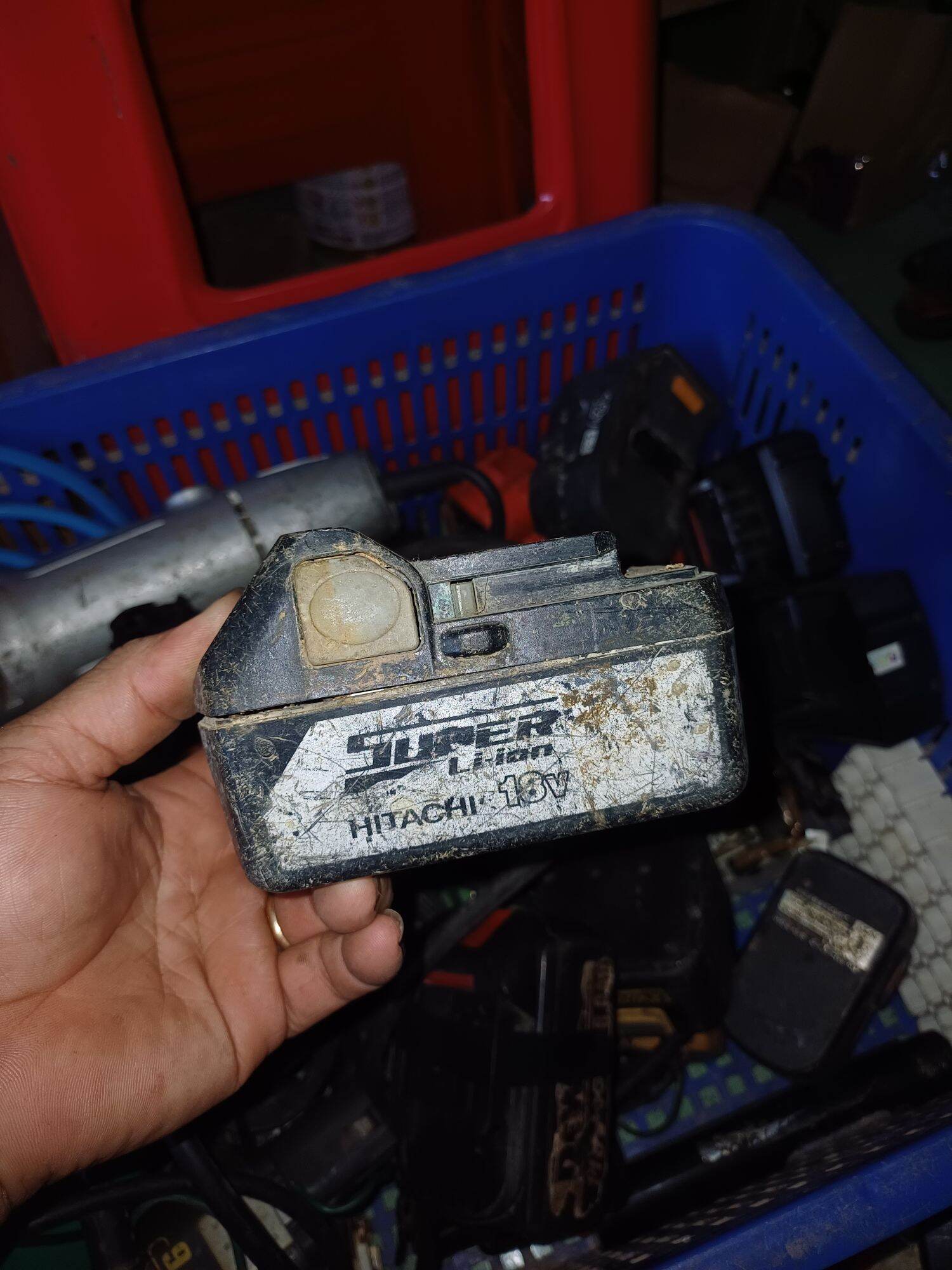 Vỏ pin Hitachi 18v