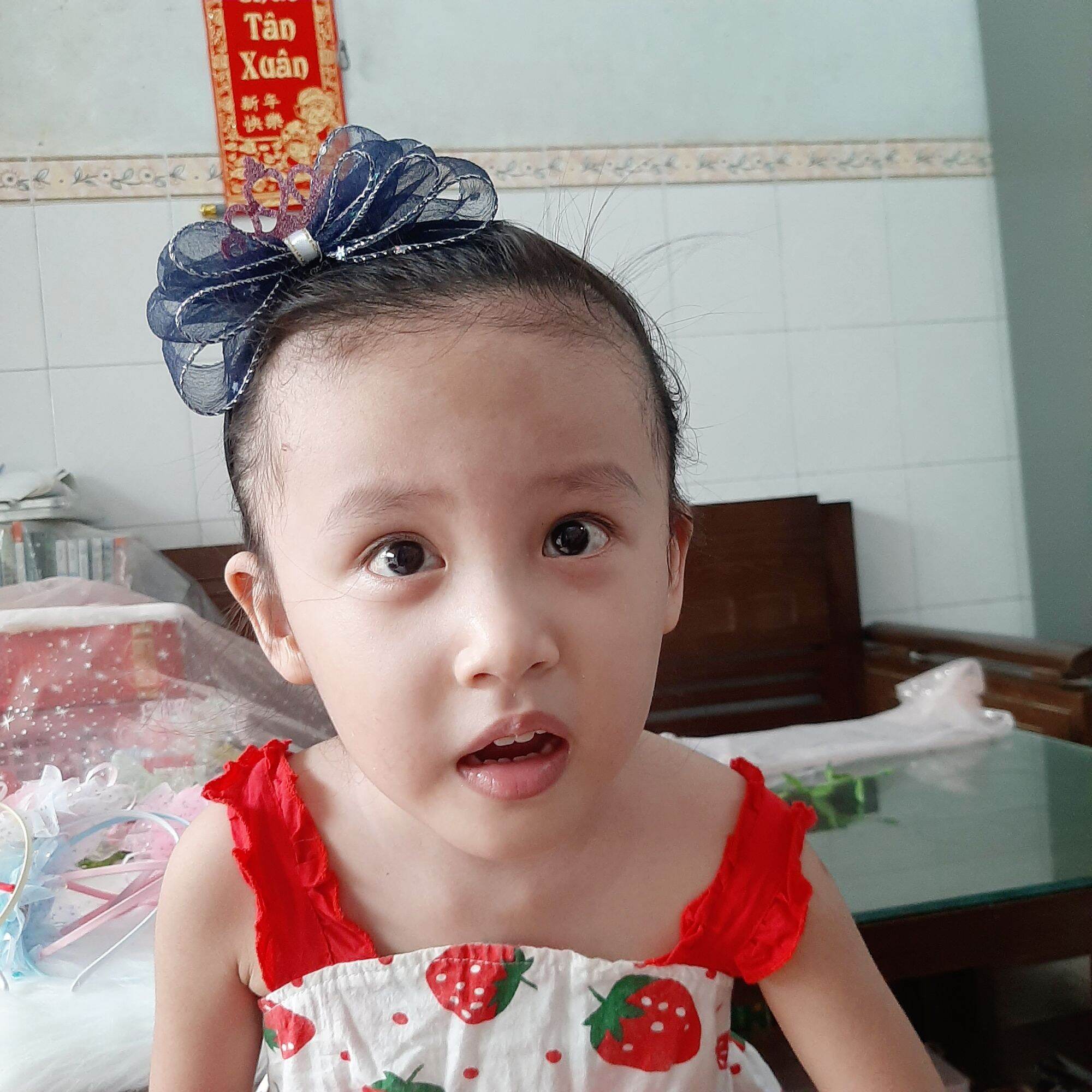 Cài tóc nơ lấp lánh đính vương miện cho bé