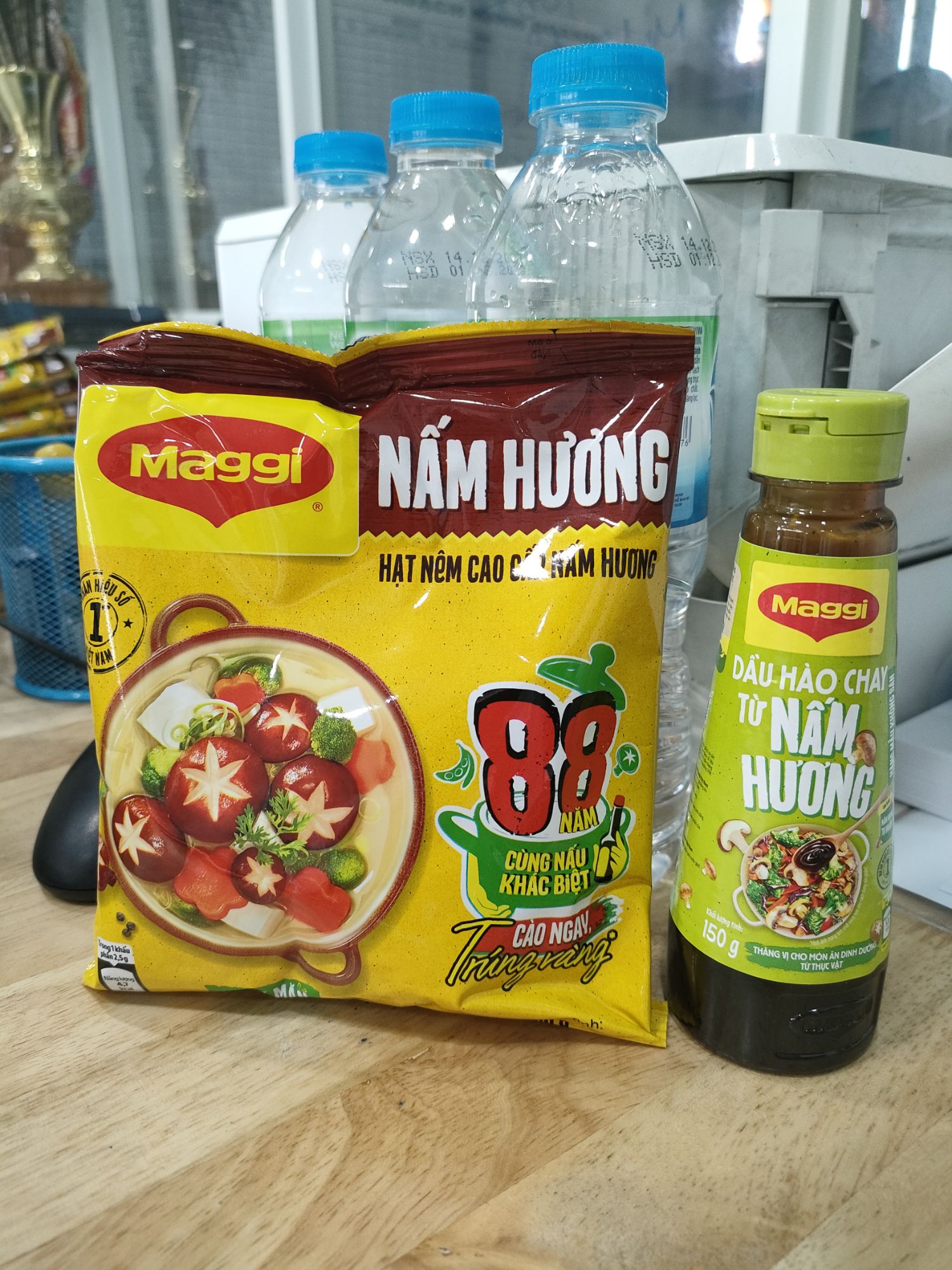 Combo 2 bịch hạt nêm nấm hương maggi 200g - tặng 2 chai dầu hào chay 150g