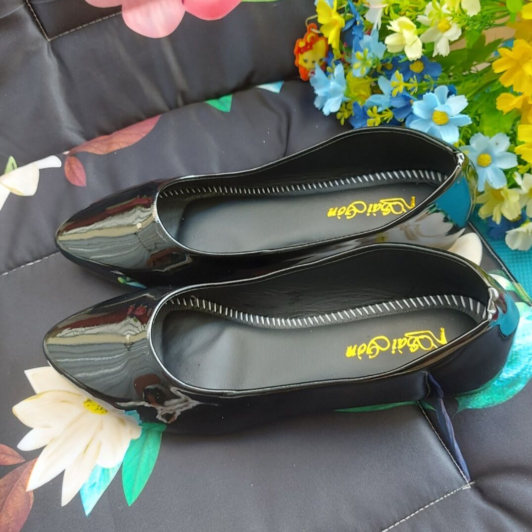 Doll Shoes Made of Extremely Durable Shiny Black Leather