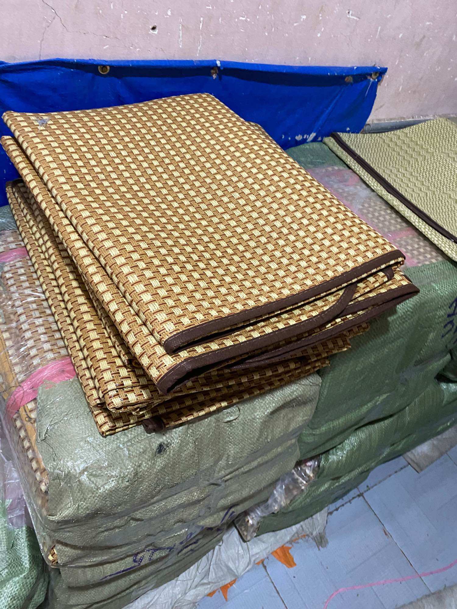 Chiếu điều hoà lót lụa có chun cài góc cao cấp(đủ kích thước)
