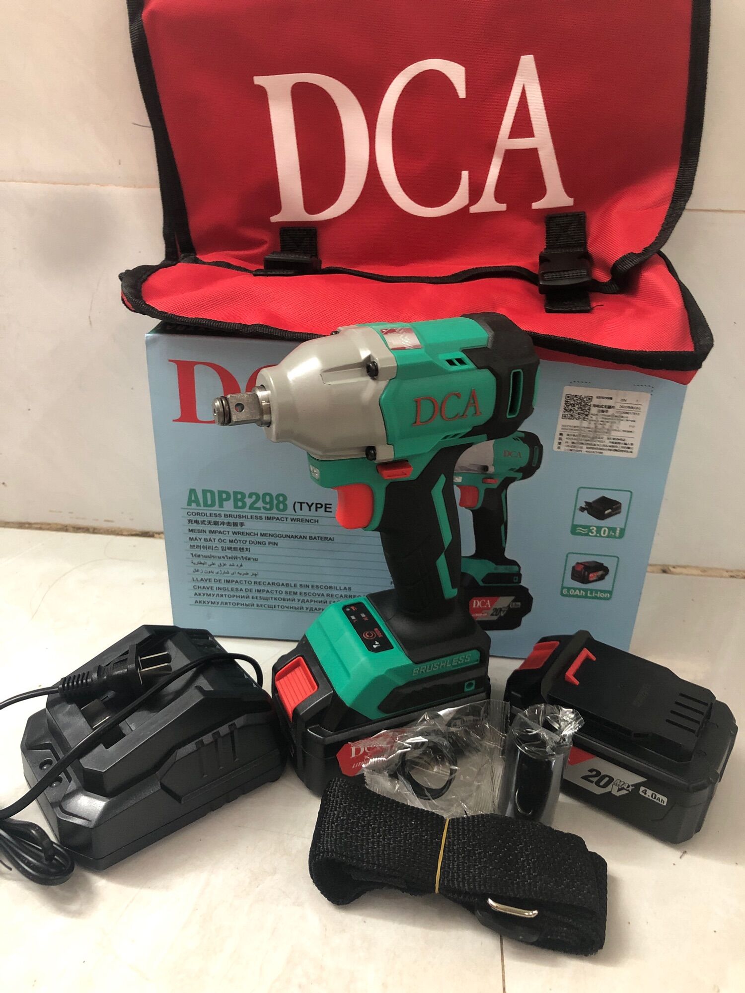Máy siết bulong dca dùng pin adpb298 chính hãng