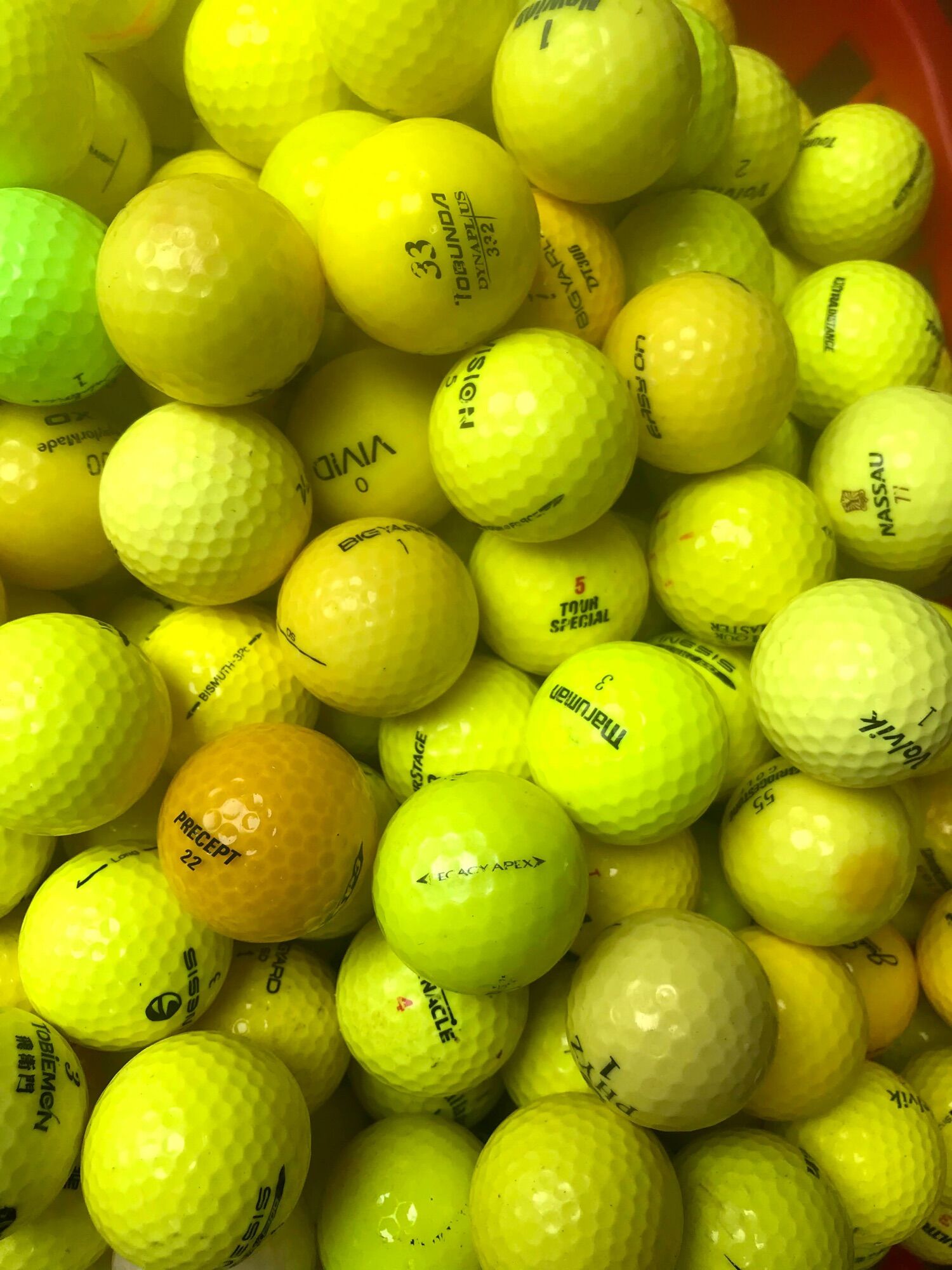 Bóng golf màu tổng hợp giá chỉ 70/10 bóng
