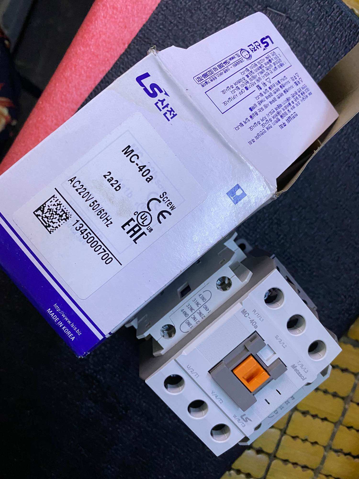Khởi động từ 3 pha MC40 A/220 v /LS