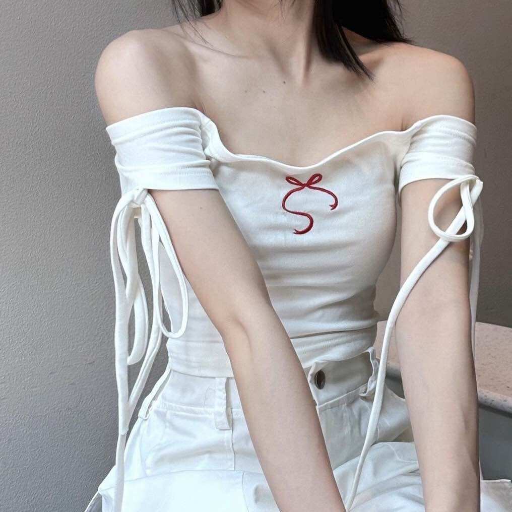 Áo Trễ Vai Thêu Nơ Và Tay Áo Thắt Nơ Cho Nữ