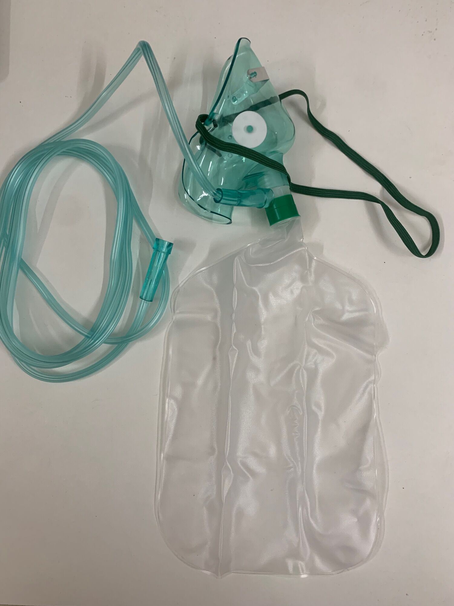 Mặt nạ thở oxy, Mask thở oxy có túi và không túi