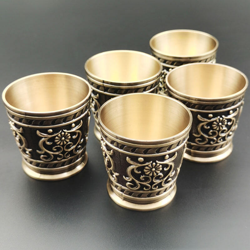 Ly rượu nhỏ sang trọng nhẹ nhàng, ly hôn giả cổ đồng thau, ly rượu trắng đồng nguyên chất, ly rượu mạnh gia dụng cỏ đường cổ điển
